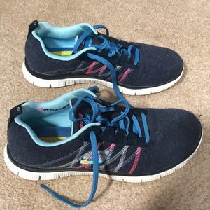 Sketchers Memory Foam Sneakers